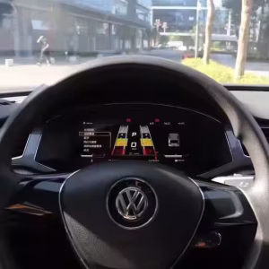 Установленный Volkswagen Passat цифровой приборной панели 2016 2017 показывая 12.3 дюйма IPS LCD приборной панели в кабине