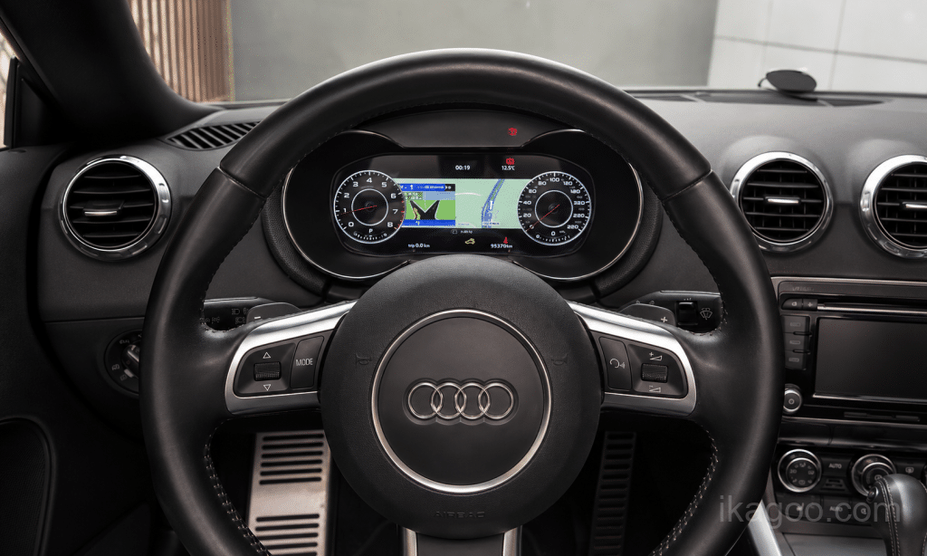 Окончательный результат установки цифровой приборной панели Audi TT 8J